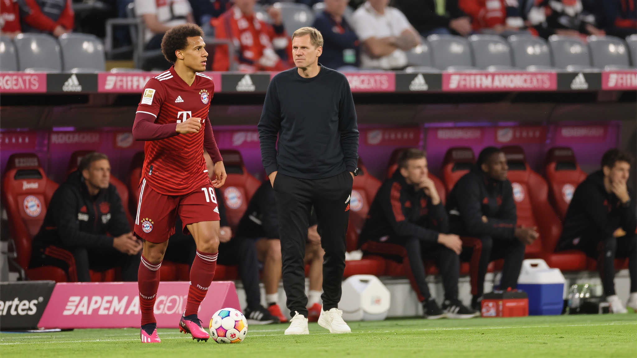 费尔明去与留的讨论在近期如同炸裂的热潮。在团队调整